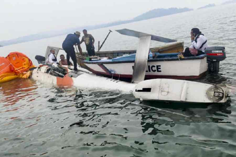 ভারতের আকাশপথে ২৪ ঘণ্টায় ৩ দুর্ঘটনা