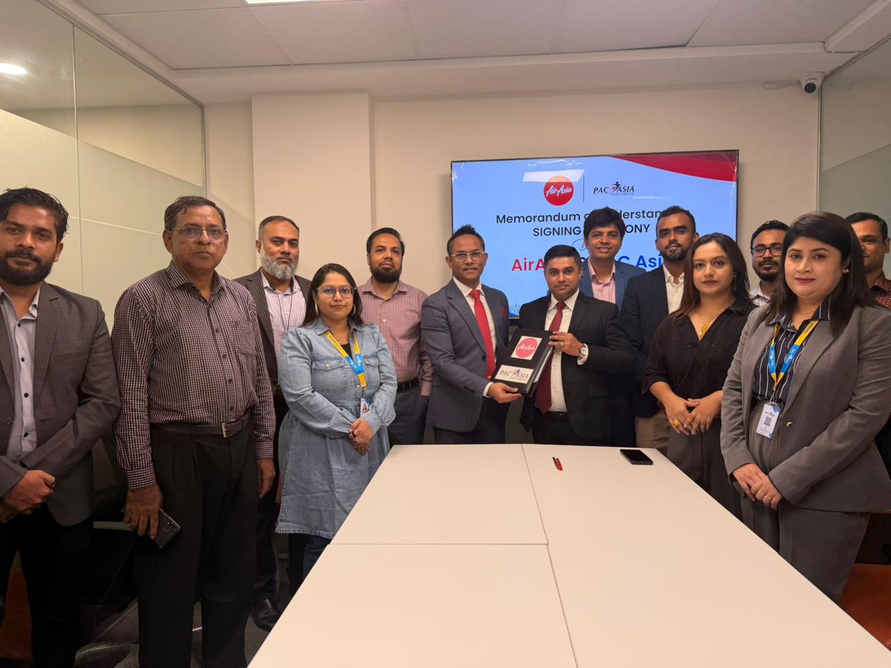 প্যাক এশিয়া বাংলাদেশ ও এয়ার এশিয়ার মধ্যে সমঝোতা স্মারক স্বাক্ষর